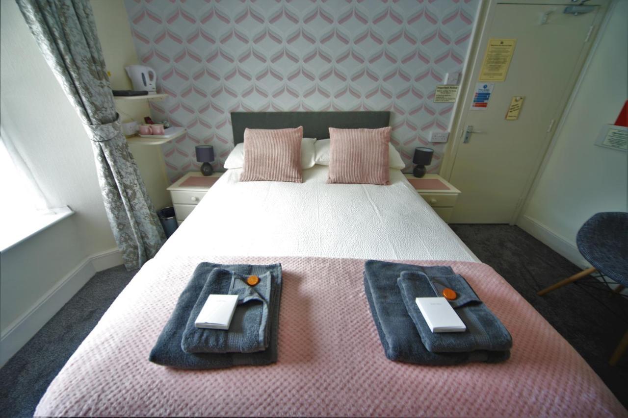 אילפרקומב Harcourt Hotel מראה חיצוני תמונה